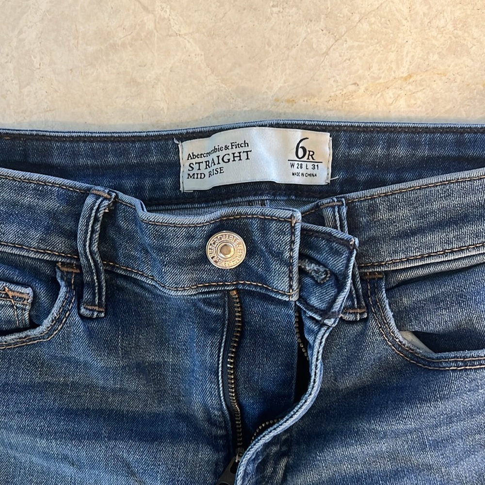 Abercrombie & Fitch Straight Mid Rise Denim Jeans 6R